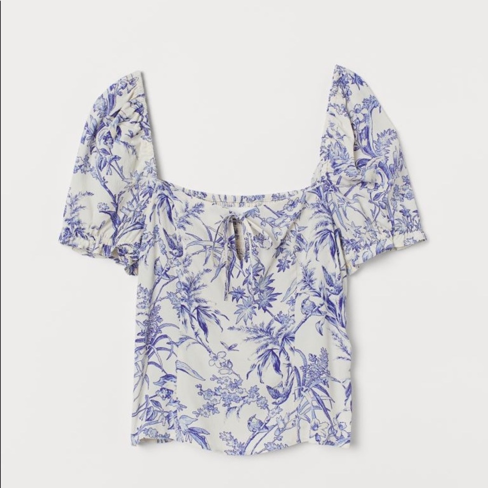 H&M Creped Blouse Size XL NWT! (Slightly Cropped)